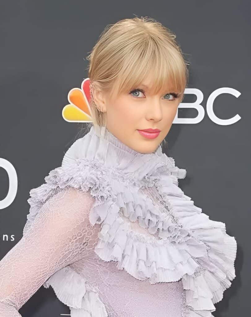 The Future Is Taylor Swift on the Verge of Signing a 9-Figure Contract